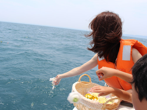 粉骨・海洋散骨